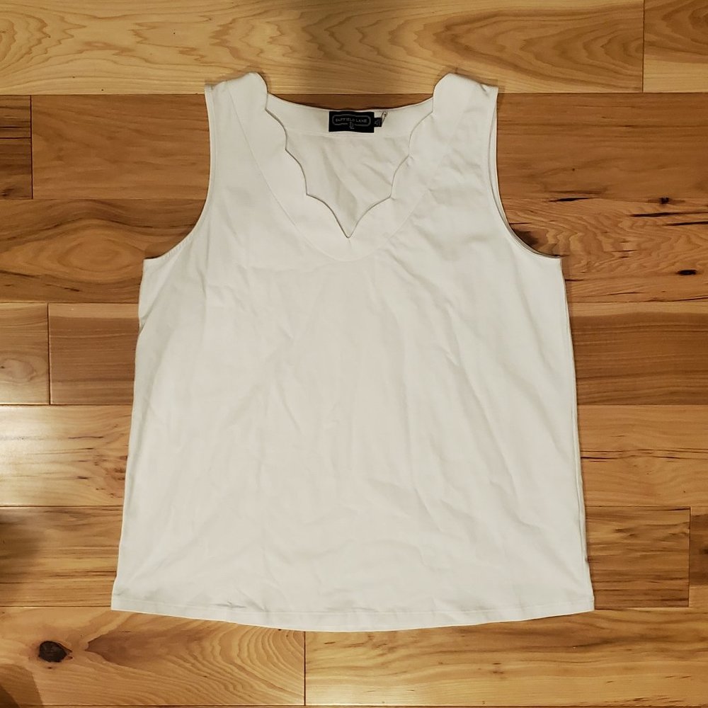 Duffield Lane - Selena Scallop Tank in White